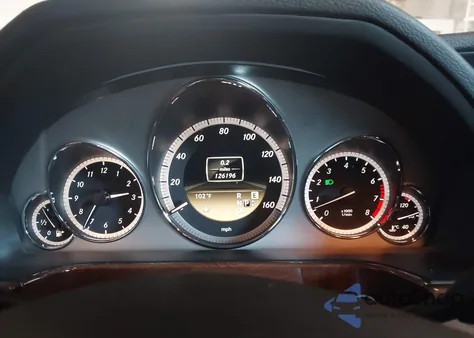 2012 Mercedes-Benz E 350 4Matic z USA, uszkodzony, nr VIN WDDHF8JB4CA599599